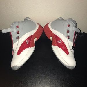 Reebok Answer IV - GS Size 5.5